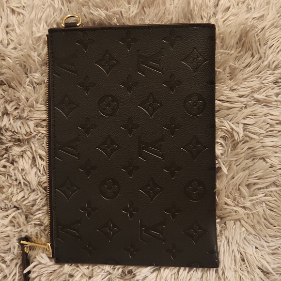 Louis Vuitton Clutch wristlet - Picture 2 of 5
